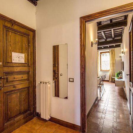 Elegant Apartment Behind The Colosseum Roma Exterior foto
