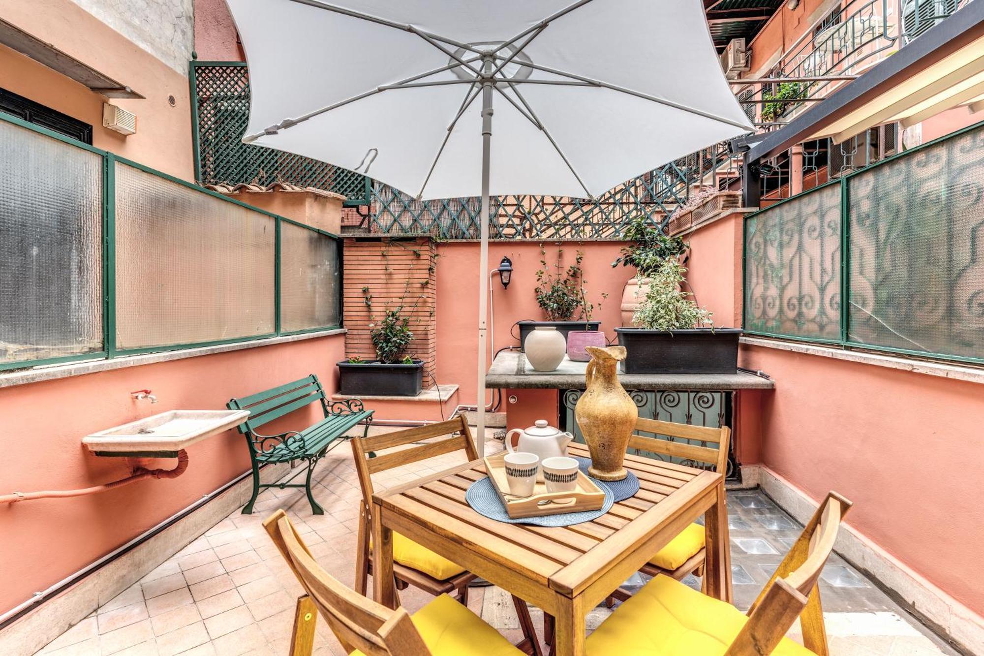 Elegant Apartment Behind The Colosseum Roma Exterior foto