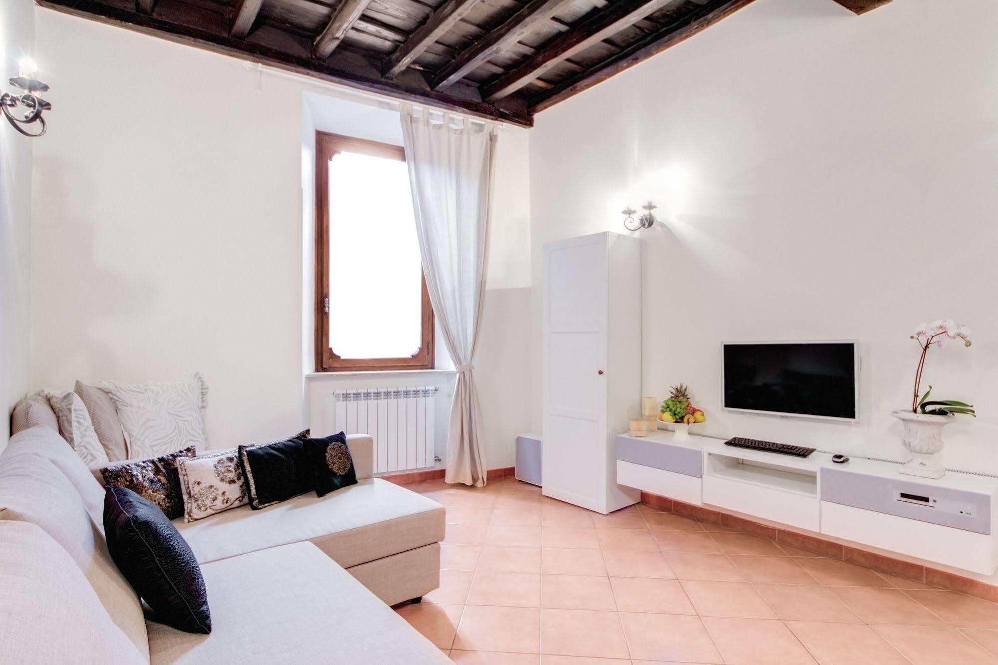 Elegant Apartment Behind The Colosseum Roma Exterior foto